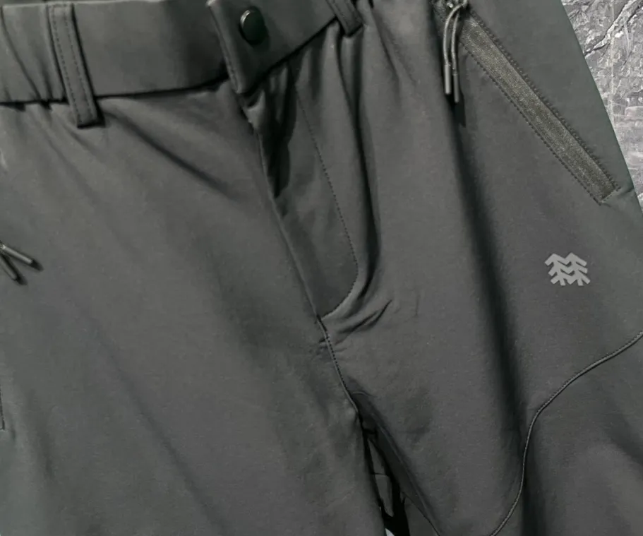 Kolon Hot Sale Casual Pants High Elastic Slimming Versatile Casual Pants Made of customer-supplied high-density mountaineering fabric with four-way elastic fabric! Wear-Resistant is water repellent! Military-grade three-dimensional tailoring, free movement without restriction! Very Versatile, it can be worn for daily work and outdoor sports. This style has been designed by many famous designers and is the perfect combination of fashion, leisure and outdoor sports, so it is your best choice whether you wear it daily or outdoors. The belt buckle is a metal buckle and the waistband is exquisite. The cutting adopts three-dimensional cutting to make every part more fit and comfortable. The diagonal pockets have new zippers. The knee part has been cut three-dimensionally to make it more suitable for sports. Breathable and moisture-wicking, water-repellent, and built-in adjustable belt at the waist, very convenient. Three-dimensional cutting structure, crotch triangle joint design, ergonomic, unrestricted movement. 2 enlarged diagonal pockets for safer placement of items. The craftsmanship of the factory's shipments is indeed outstanding. It is anti-static, anti-pilling, crisp and stylish, and has good Breathable performance! Without going into too much detail, you will understand just by looking at the picture. This item is very unique and is a scarce item. It is not something that is always available. Come to those who know the stuff. Color: Black Size: M-3XL